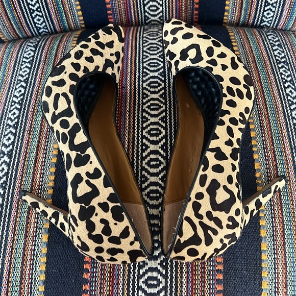 DV Dolce Vita Calf Hair Leopard Pumps 8 EUC - Picture 7 of 8